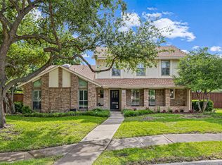 1929 Crestside Cir, Carrollton, TX 75007