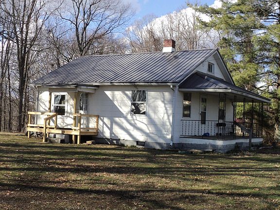3526 Oakview Drive Side view of house with side and front porches