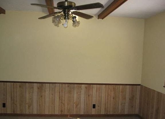3rd image of 651 Nassau St