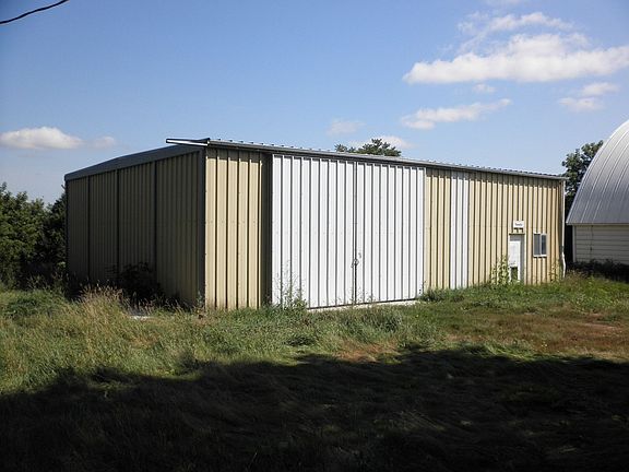 Nice Butler Outbuilding garage/shop