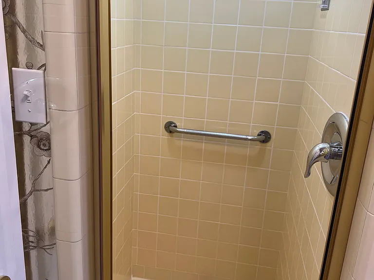 SHOWER STALL