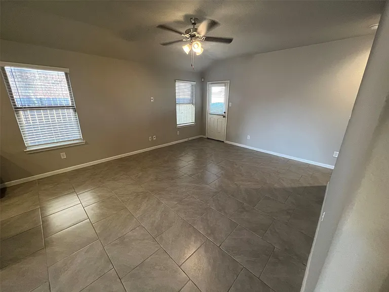 7263 Barrington Ridge Ln — Photo 15