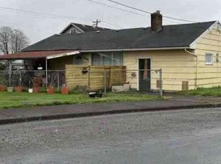 2407 10th St, Tillamook, OR 97141