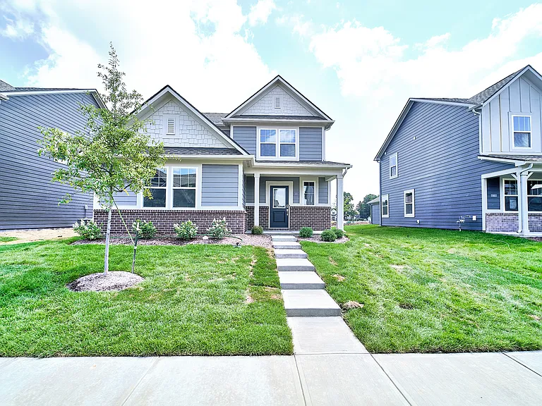 425 Eisenhower St — Photo 2