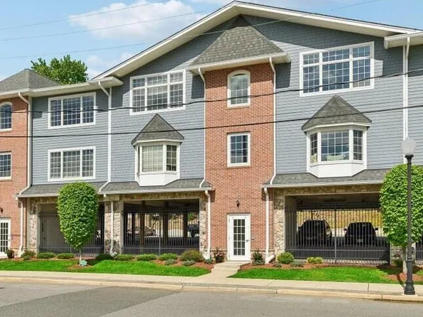 45 Beers St #8A, Keyport, NJ 07735