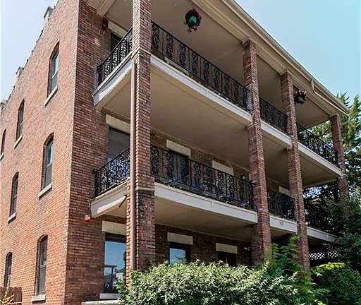 2nd image of 512 Troost Ave