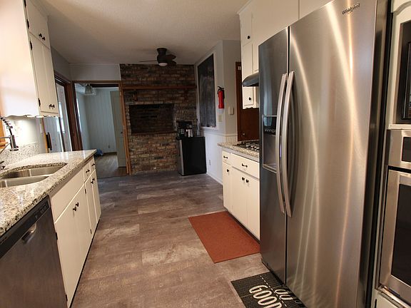 2nd image of 13708 Wellington Cres