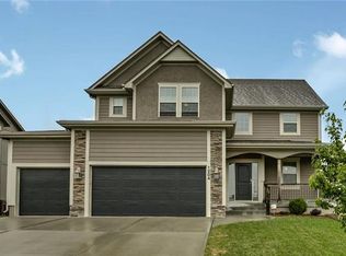 1204 Sagamore Dr, Raymore, MO 64083