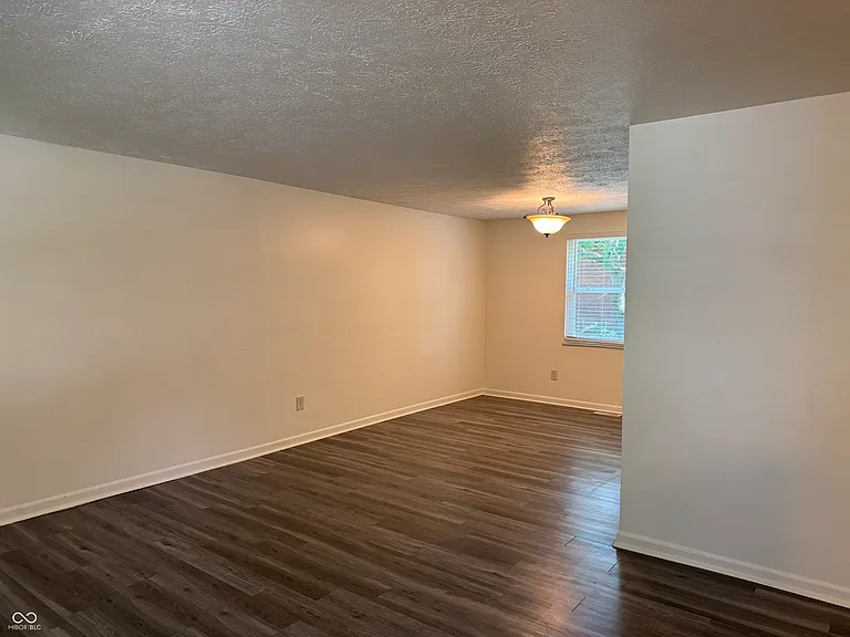 7717 Cambridge Dr — Photo 4