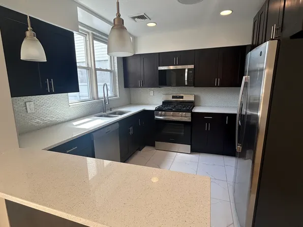 233 68th St, Guttenberg, NJ 07093
