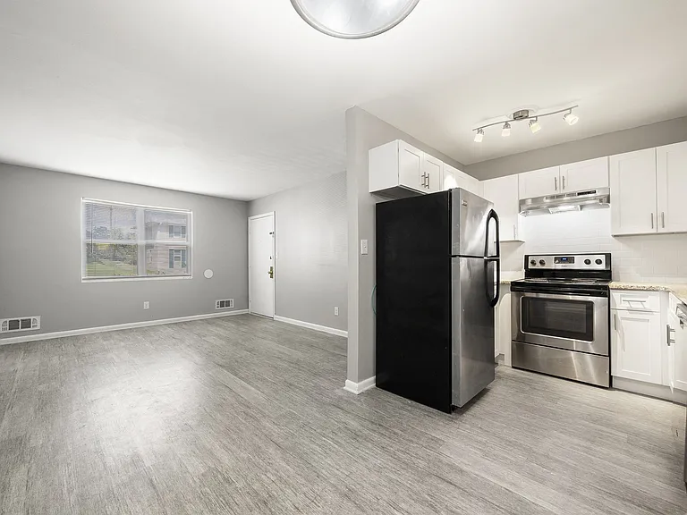 Georgian Oaks Apartments 2 — Photo 4