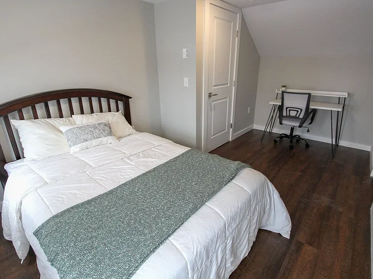 230 Bryant Ave — Photo 127