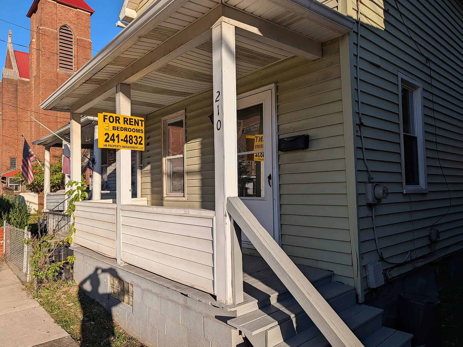 3 bed, 1100 sqft, $835 — Photo 2