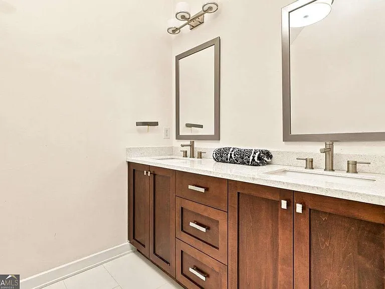 826 Canterbury Overlook — Photo 25