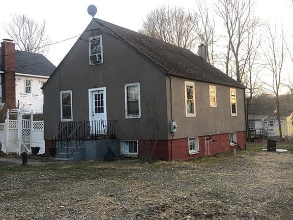 2nd image of 15 Heathcote Rd