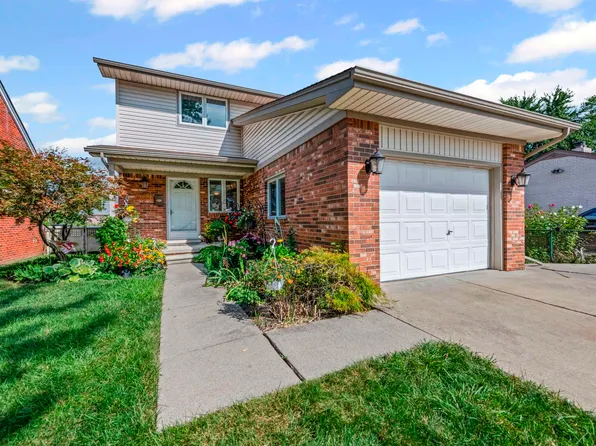 27928 Ursuline St, Saint Clair Shores, MI 48081