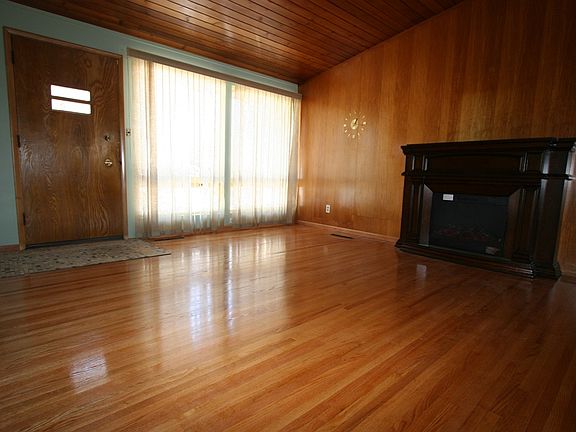 4th image of 3024 Asbury St N