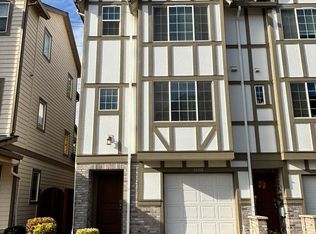 14182 SW Gold Coast Ter, Tigard, OR 97224