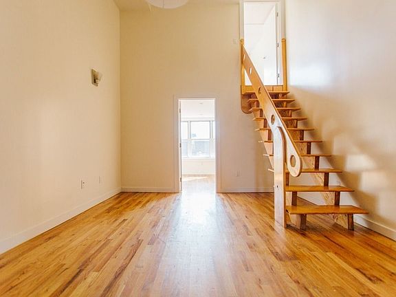 3rd image of 71 Wilson Ave #5M