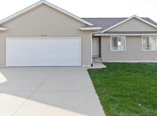 3618 Badger Dr SW, Cedar Rapids, IA 52404