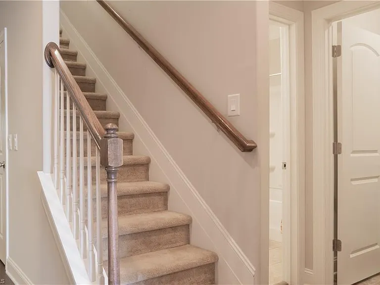 2941 York Place Dr — Photo 6