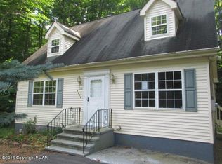 9098 Idlewild Dr, Tobyhanna, PA