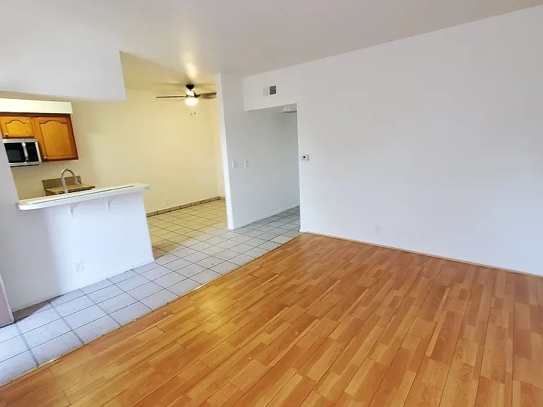 855 W 102nd St #7 — Photo 6