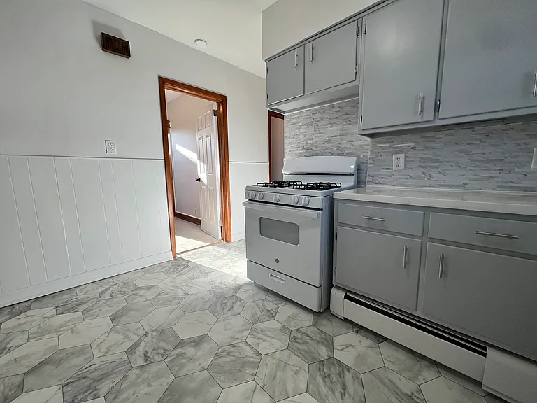 376 Michigan Ave #1 — Photo 8