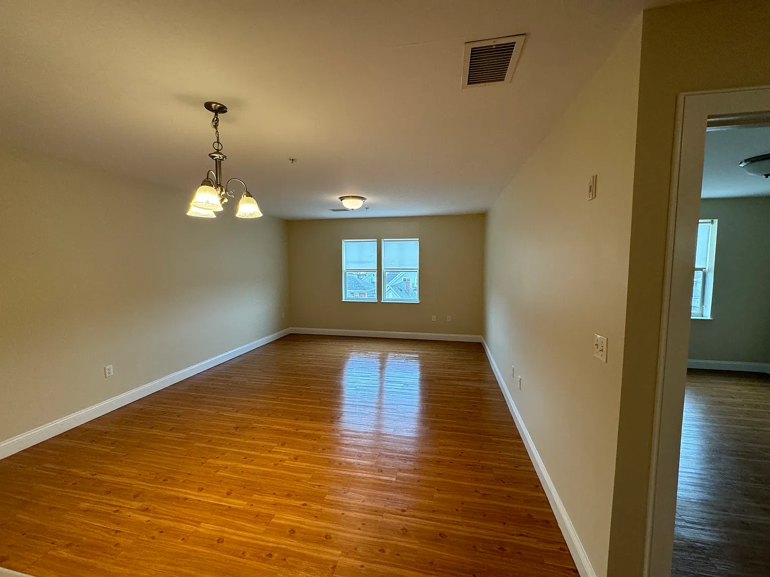 2 bed, 1.0 bath, $2,450 — Photo 3