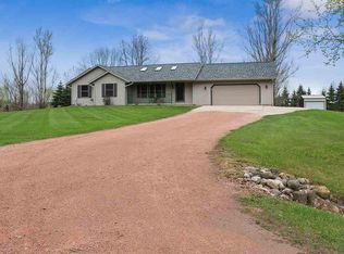5328 Douglas Rd, Little Suamico, WI 54141