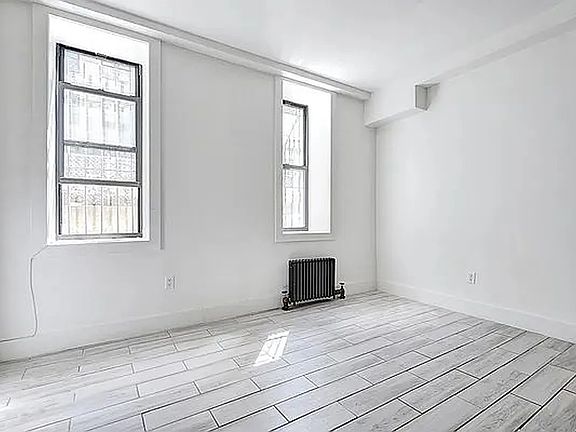 3rd image of 61 Ellwood St APT C
