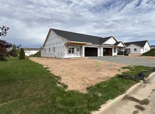 1127 Northwood Dr, Seymour, WI 54165