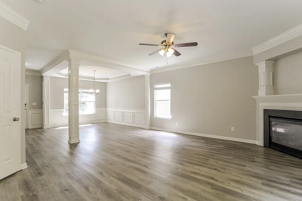 4 bed, 2.5 bath, 2180 sqft, $2,095 — Photo 4