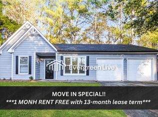 753 Greenhedge Dr, Stone Mountain, GA 30088