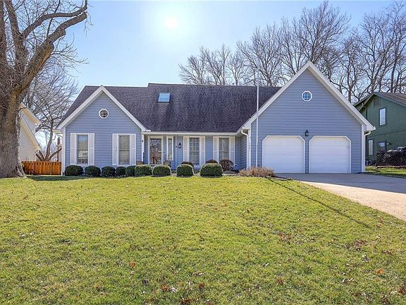 2nd image of 1941 E Frontier Ln
