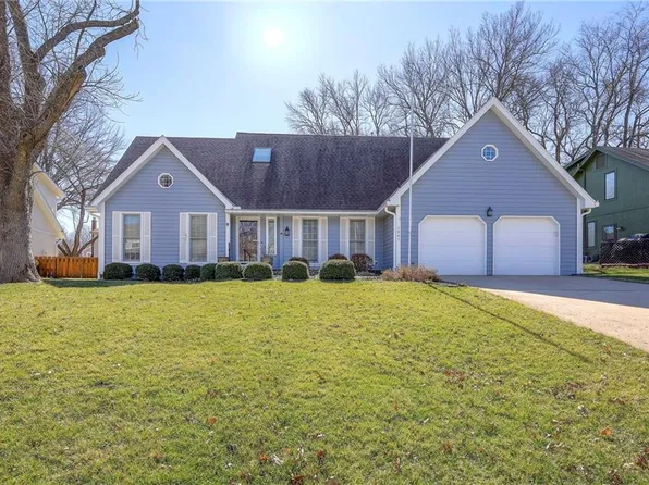 1941 E Frontier Ln, Olathe, KS 66062