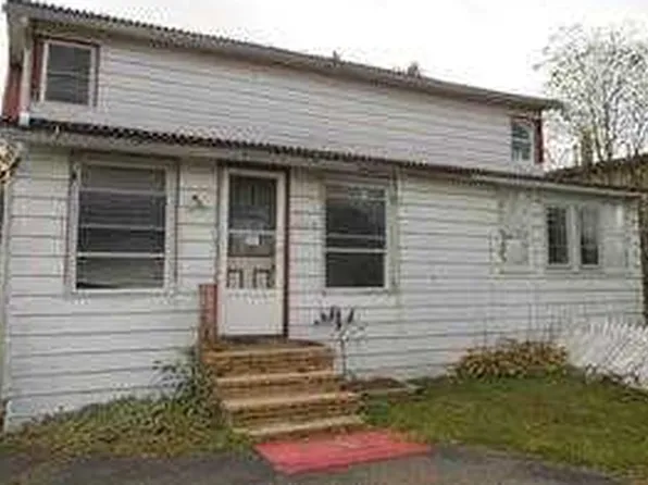 8 Hobson Rd, Port Jervis, NY 12771