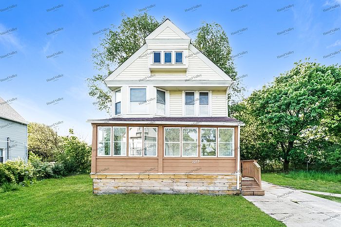1st image of 2253 E 74th St