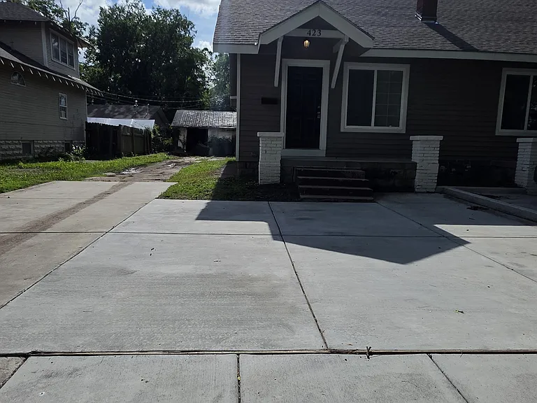 423 N Volutsia Ave #1 — Photo 2