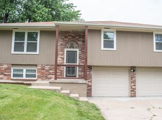 1001 SW Chicago St, Blue Springs, MO 64015