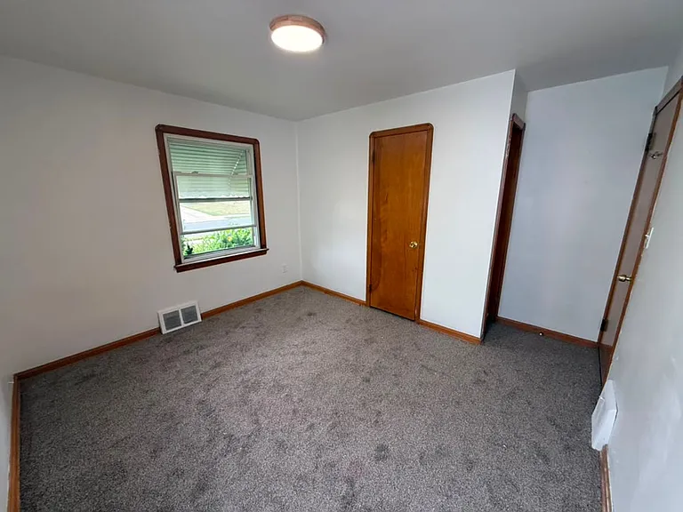 16011 Maplewood Ave — Photo 16