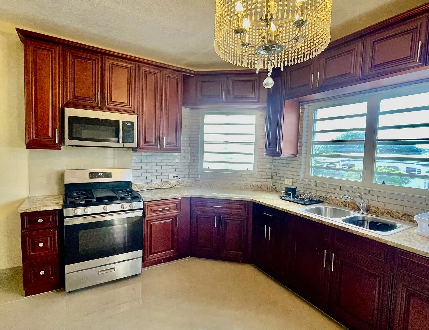 2 bed, $2,800 — Photo 3