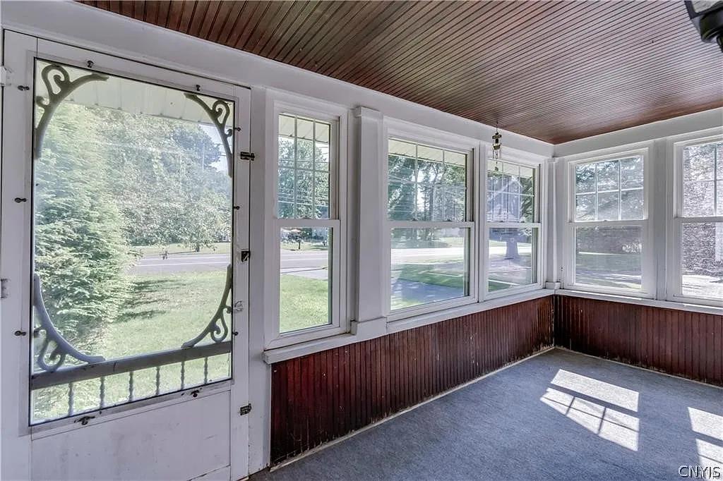 3 bed, 2.5 bath, 1529 sqft, $2,400 — Photo 3