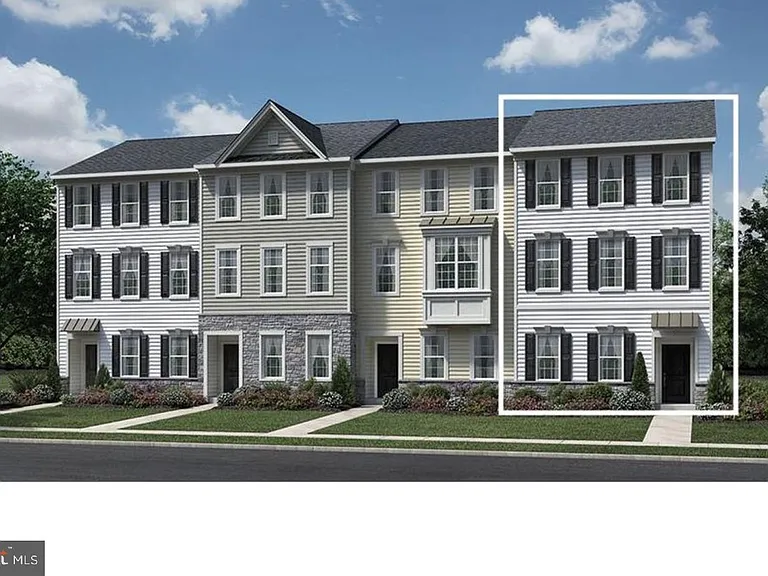 17 Nottingham Ln — Photo 1