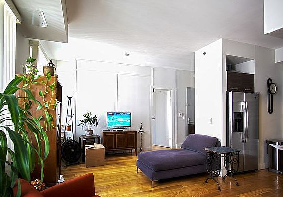 4th image of 71 E 110th St Penthouse B