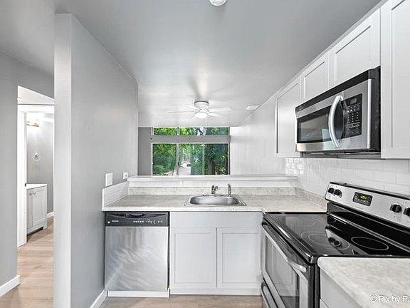 3rd image of 5926 Meadow Dr