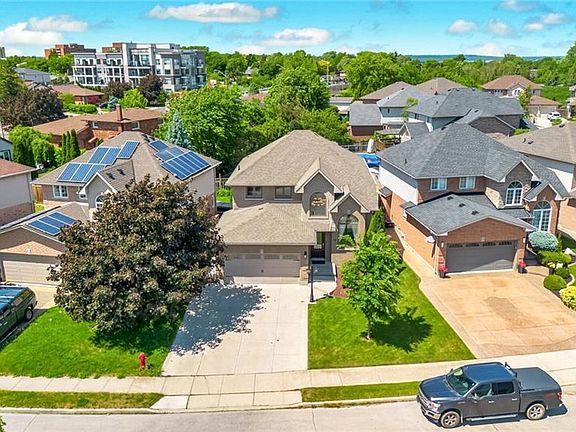 3rd image of 19 Sonata Ave