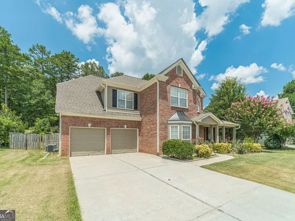 382 Leggett Oaks Ln, Lawrenceville, GA 30043