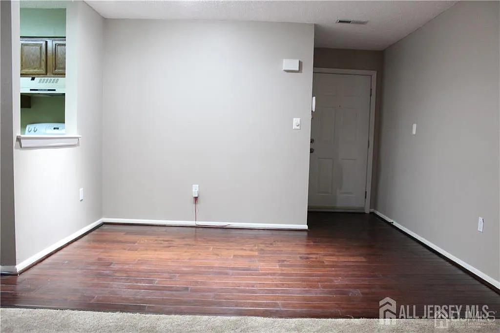 2 bed, 2.0 bath, $2,300 — Photo 2