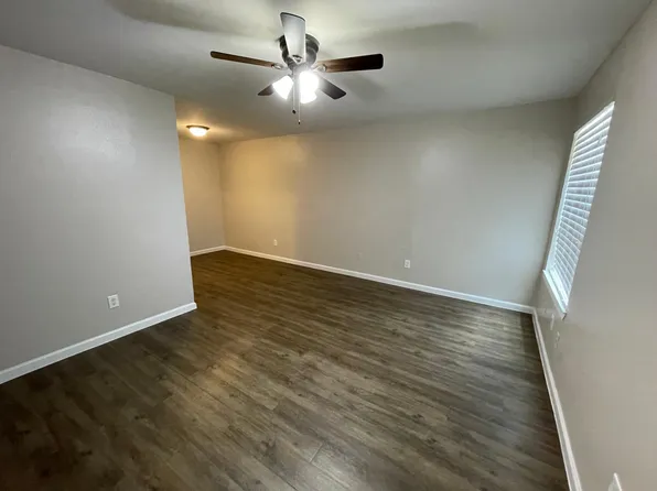 120 Avenue H APT 106, Denton, TX 76201